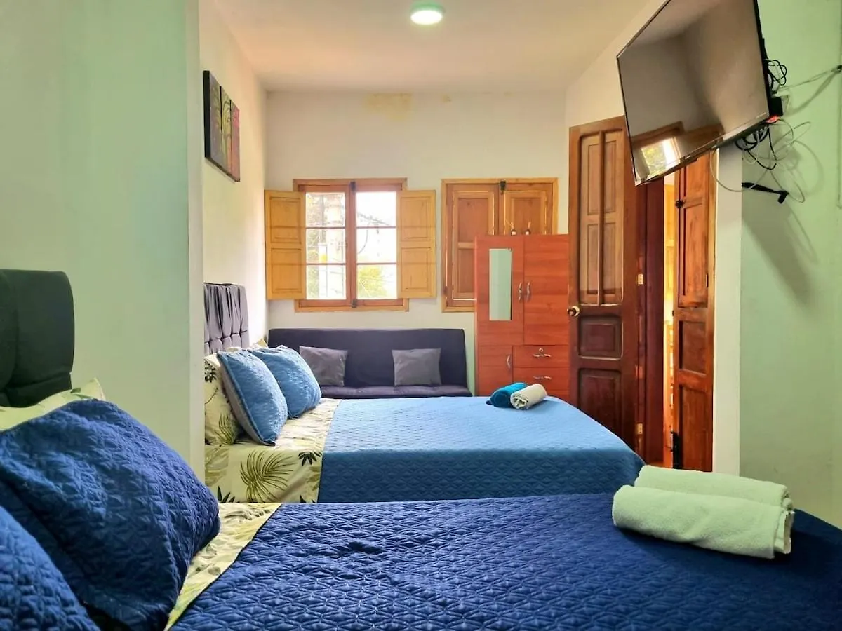 Casa De 3 Hab Con Enorme Terraza Privada En La Candelaria Bogota Colombia