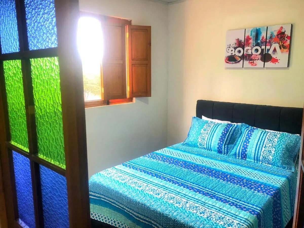 Casa De 3 Hab Con Enorme Terraza Privada En La Candelaria Bogota Colombia