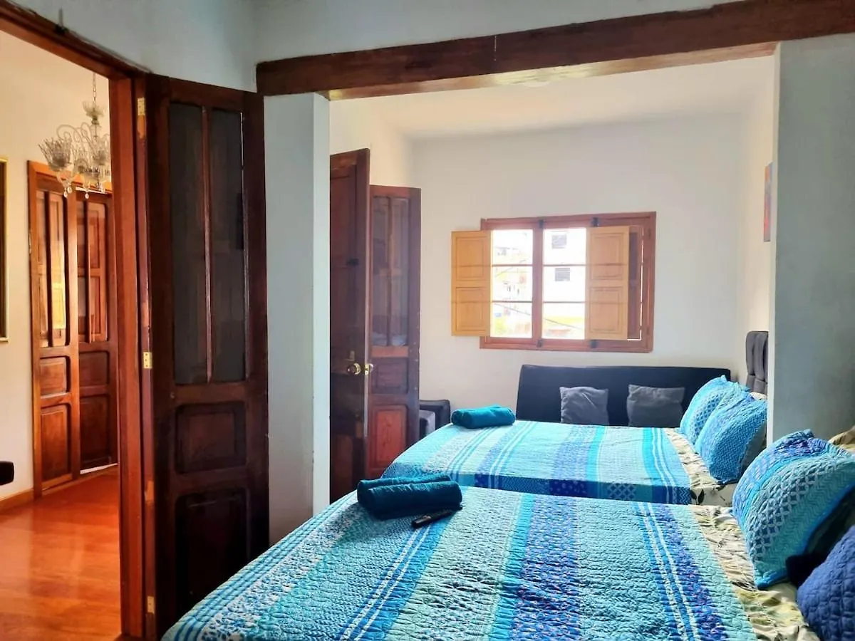 Casa De 3 Hab Con Enorme Terraza Privada En La Candelaria Bogota Apartment